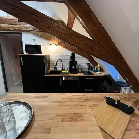 2 Pieces Atypique Apartment