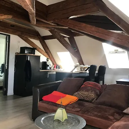 2 Pieces Atypique Apartment *